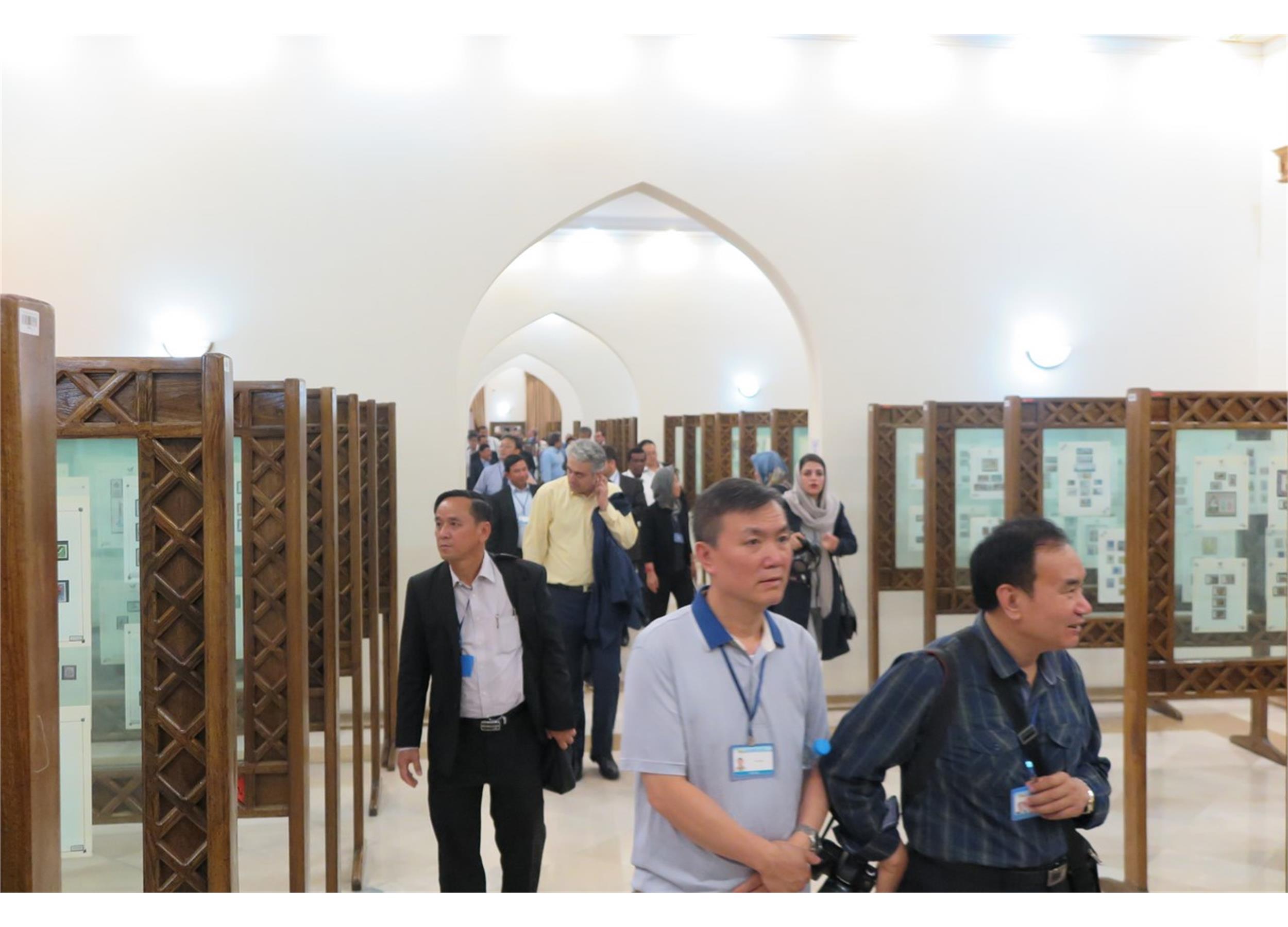 بازدید اعضای دوازدهمین کنگره اتحادیه پست آسیا و اقیانوسیه و مشاوران پستی از موزه ارتباطات